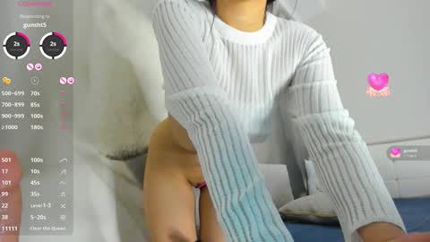 Snapshot of soul_mi chatting on 12.24.24 Mia online show from 12.24.24