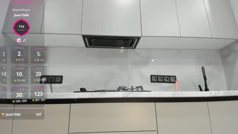 Snapshot of soul_mi chatting on 10.15.25 Mia online show from 10.15.25