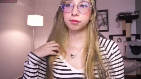 Snapshot of soy_iris chatting on 11.15.25 Irisita online show from 11.15.25