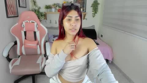 Sarah Valentina online show from 10.02.25