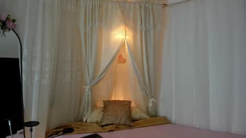      25  online show from 09.15.25