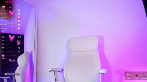 Snapshot of soyjuliana19 chatting on 10.03.25 Juliana online show from 10.03.25