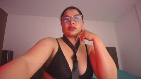 Snapshot of soynerea chatting on 06.10.26 online show from 06.10.26