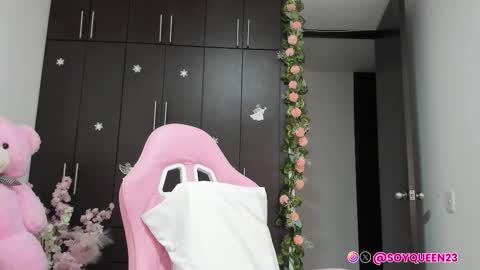 Snapshot of soyqeen chatting on 09.21.25 SoyQueen online show from 09.21.25
