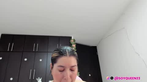Snapshot of soyqeen chatting on 10.03.25 SoyQueen online show from 10.03.25