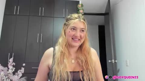 Snapshot of soyqeen chatting on 10.22.25 SoyQueen online show from 10.22.25