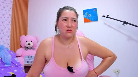 Snapshot of soyqeen chatting on 04.26.26 SoyQueen online show from 04.26.26