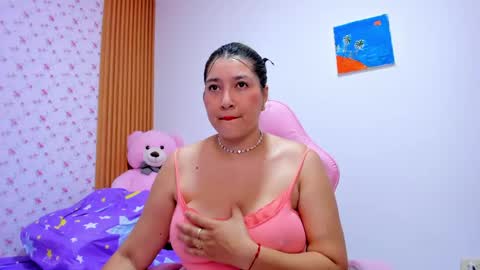 Snapshot of soyqeen chatting on 05.18.26 SoyQueen online show from 05.18.26