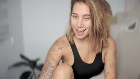 Snapshot of soytulu_ chatting on 02.15.25 brisa s online show from 02.15.25