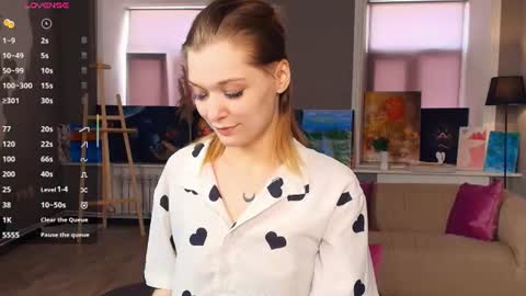 Snapshot of sparkly_k chatting on 06.18.26 Kate online show from 06.18.26