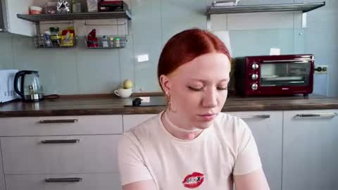 Snapshot of sparky_fox chatting on 06.13.26 Nika online show from 06.13.26