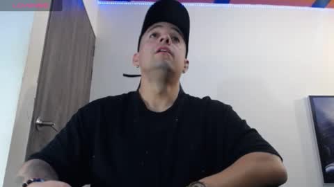 Snapshot of spartacus_cam chatting on 01.18.25     online show from 01.18.25