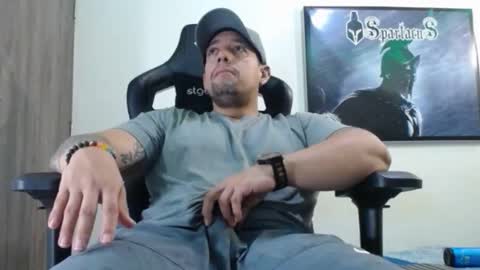 Snapshot of spartacus_cam chatting on 09.25.25     online show from 09.25.25