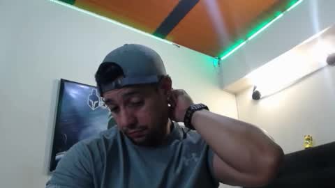 Snapshot of spartacus_cam chatting on 09.26.25     online show from 09.26.25