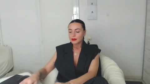 Carla online show from 02.02.25