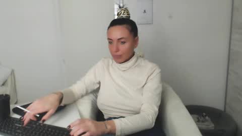 Carla online show from 03.04.25