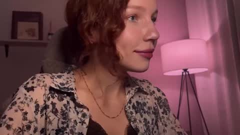 Snapshot of spicy___caramel chatting on 10.12.25 spicy___caramel online show from 10.12.25