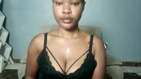 Snapshot of spicy_kerrine chatting on 03.06.25 Spicy kerrine online show from 03.06.25