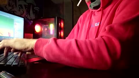 Snapshot of spicyfox420 chatting on 10.09.25 SpicyFox420 online show from 10.09.25