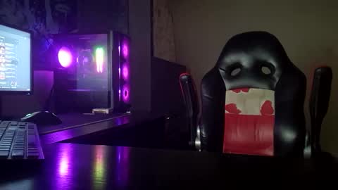 Snapshot of spicyfox420 chatting on 10.13.25 SpicyFox420 online show from 10.13.25