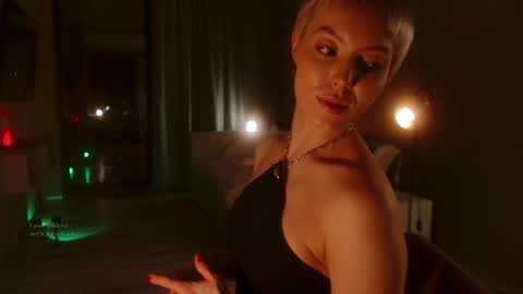 Elizabeth online show from 11.19.25