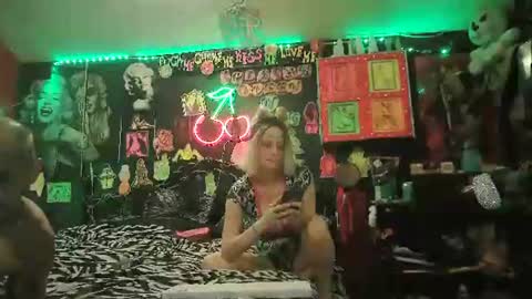 Snapshot of splashh_queen420 chatting on 06.30.26 Daddy His Splash Queen online show from 06.30.26