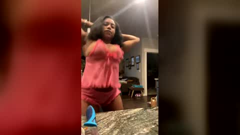 spoilprincesschloee online show from 12.20.25