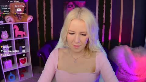 Snapshot of springajara chatting on 05.28.26 Vetta online show from 05.28.26