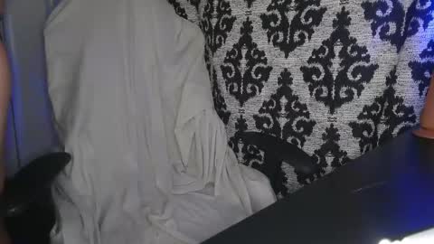 SpunRawCumslut77003 online show from 01.15.25