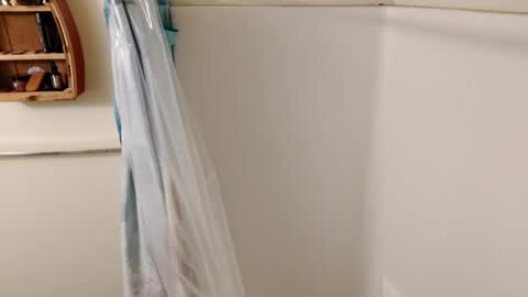 Snapshot of squ1rtl3cb chatting on 12.14.24 squ1rtl3cb online show from 12.14.24