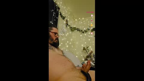 Snapshot of squ1rtl3cb chatting on 03.08.25 squ1rtl3cb online show from 03.08.25