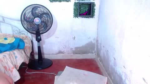 Snapshot of squirt_dirty_anal chatting on 01.15.25 valeria online show from 01.15.25