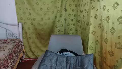 Snapshot of squirt_dirty_anal chatting on 11.08.25 valeria online show from 11.08.25