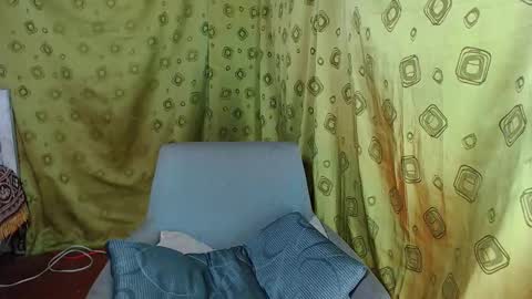 Snapshot of squirt_dirty_anal chatting on 11.24.25 valeria online show from 11.24.25