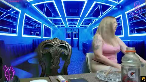 Snapshot of squirt_vip_room chatting on 02.15.26 Roxy Day Mossimo Knight online show from 02.15.26