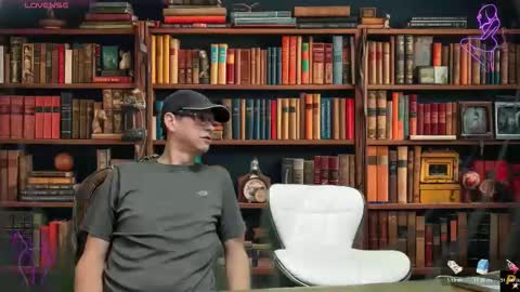 Snapshot of squirt_vip_room chatting on 03.01.26 Roxy Day Mossimo Knight online show from 03.01.26