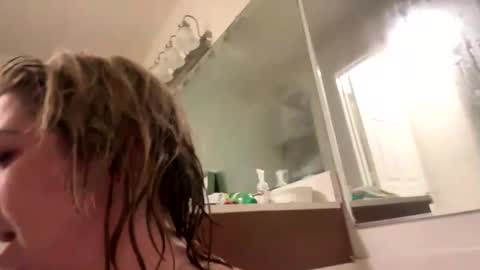 Snapshot of squirtinshawty chatting on 11.02.25 squirtinshawty online show from 11.02.25