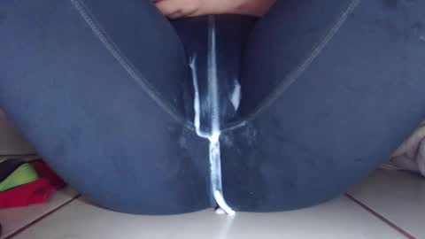 Snapshot of squirtkat25 chatting on 02.13.25 squirtkat25 online show from 02.13.25