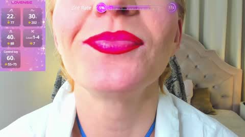 Snapshot of squirtymom chatting on 12.03.24 Alisa online show from 12.03.24