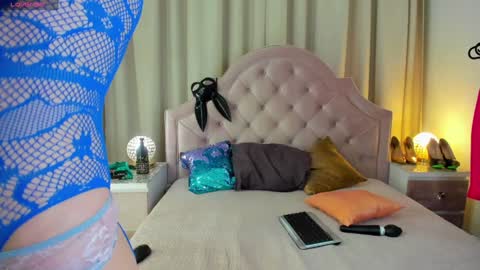 Snapshot of squirtymom chatting on 01.19.25 Alisa online show from 01.19.25