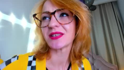 Snapshot of squirtymom chatting on 10.20.25 Alisa online show from 10.20.25