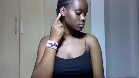 Snapshot of squiter_girlie chatting on 10.21.25 Squiter online show from 10.21.25