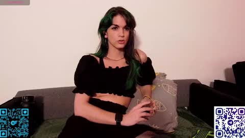 Snapshot of squrlgurl chatting on 03.11.25 Earthling Gurl Michelle Allergy online show from 03.11.25