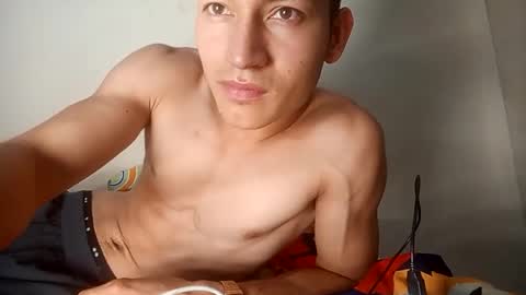 Snapshot of sradicto chatting on 09.22.25 Flacofitxx online show from 09.22.25