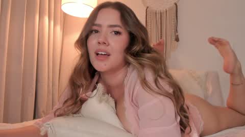 Snapshot of srta__sophie chatting on 01.30.25 Sophie 3 online show from 01.30.25
