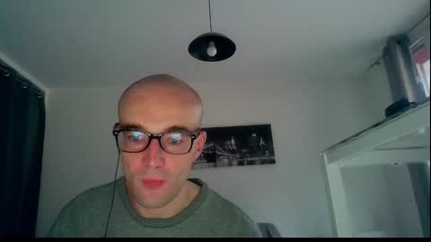 Snapshot of ssenzo chatting on 12.04.24 ssenzo online show from 12.04.24