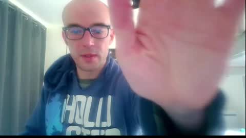 Snapshot of ssenzo chatting on 01.05.25 ssenzo online show from 01.05.25