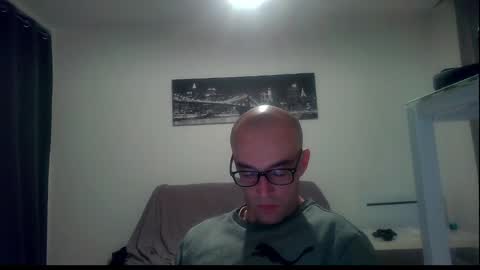 Snapshot of ssenzo chatting on 01.28.25 ssenzo online show from 01.28.25