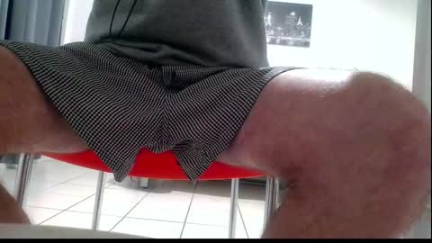 Snapshot of ssenzo chatting on 09.14.25 ssenzo online show from 09.14.25