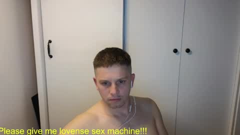 Snapshot of st1vemaster01 chatting on 05.18.26 st1vemaster01 online show from 05.18.26